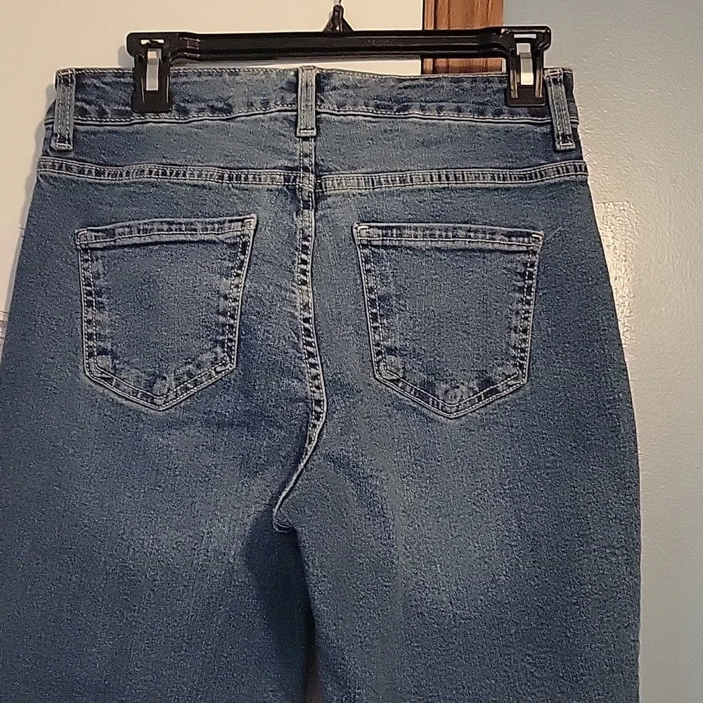 🆕️ Time & Tru Women's Distressed High-Rise Ankle Jeans Medium Blue Size 2 (#1) - Picture 5 of 7
